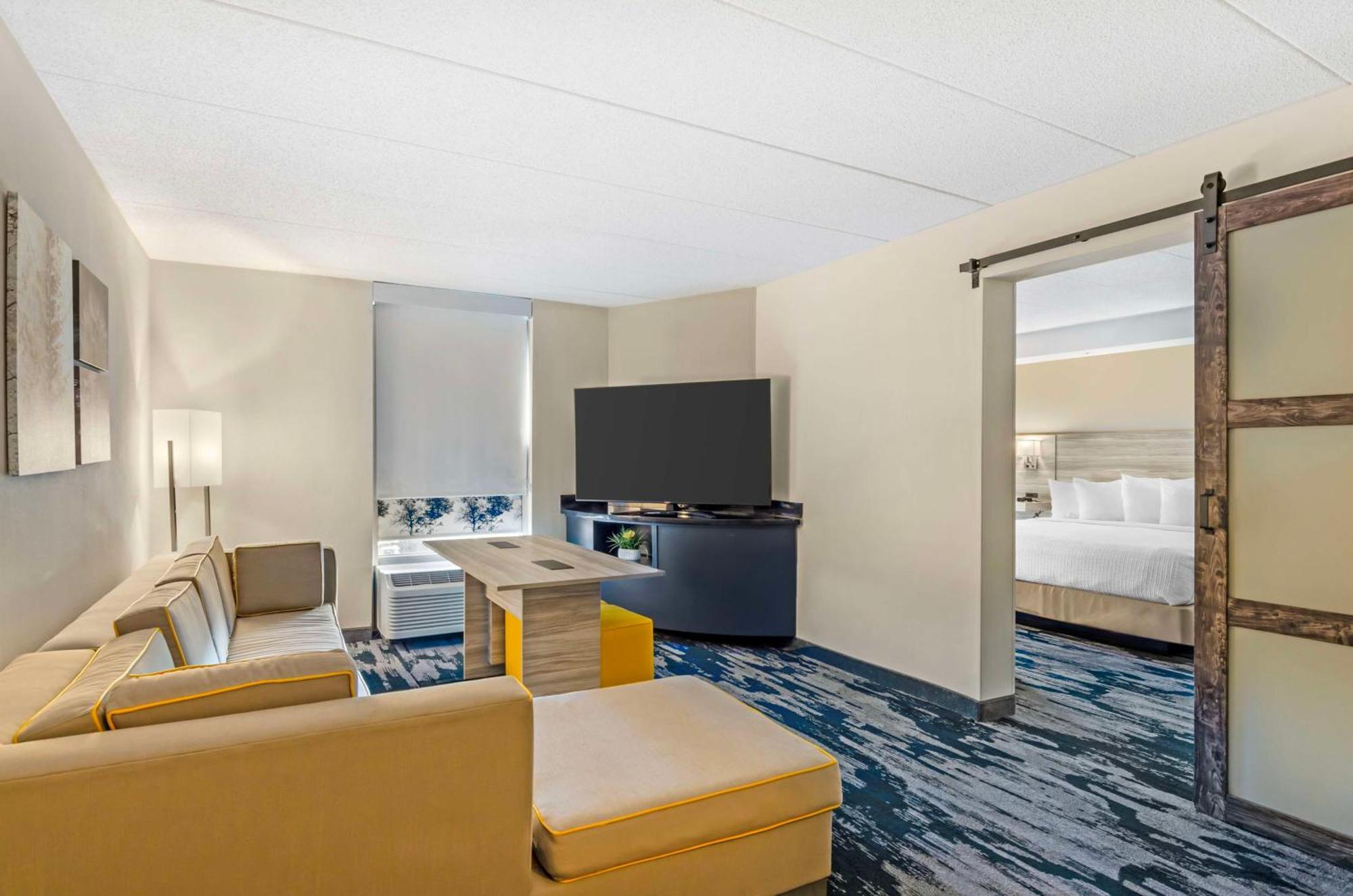 Best Western Plus Beckley Inn Extérieur photo